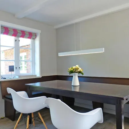 Haus Strandweg 8 Friesenhaushaelfte *steuerbord* Casa de Férias *