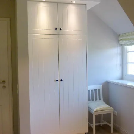 Haus Strandweg 8 Friesenhaushaelfte *steuerbord*